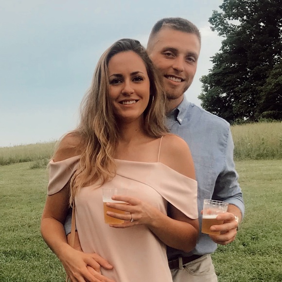 Meet your Posher, Carly - Picture 2 of 6